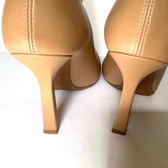 Casadei ankle beige booties 38.5 - Picture 9 of 16